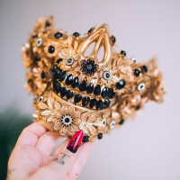Halloween Gold Skull Mask with Jewelry